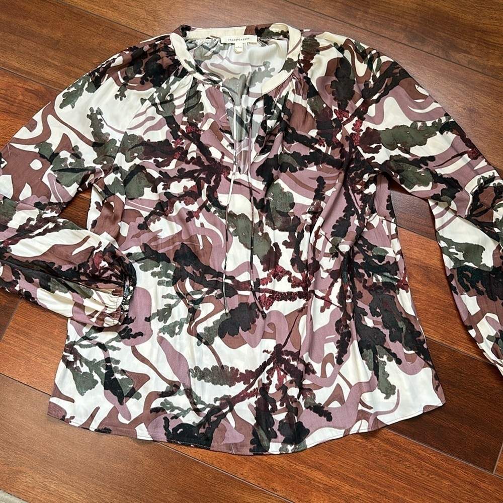 Grade & Gather Women’s Long Sleeve Key Hole Neck Blouse Purple and Cream Small